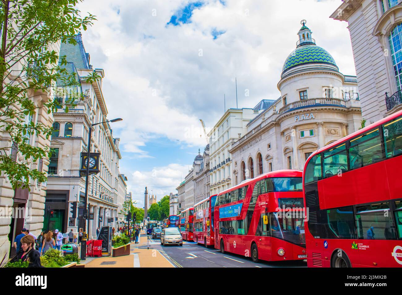 `s kürzlich umbenannte Regent Street St James`s beherbergt einige der beliebtesten Luxusziele Londons, darunter Restaurants und Hotels.August 2021 Stockfoto